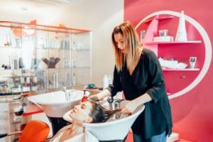 Devenir Coiffeur Coiffeuse Salaire Formation Cole